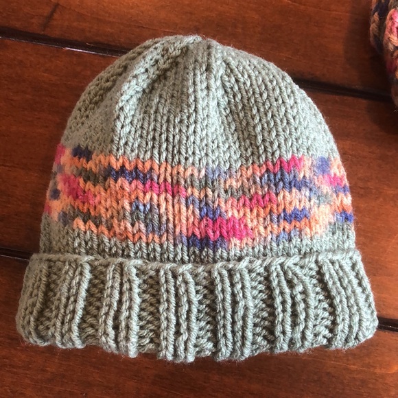 Girls Hand Knitted Hat and Scarf - Picture 2 of 6